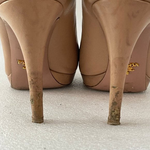 Prada round-toe pumps in Cream calfskin - Picture 6 of 11